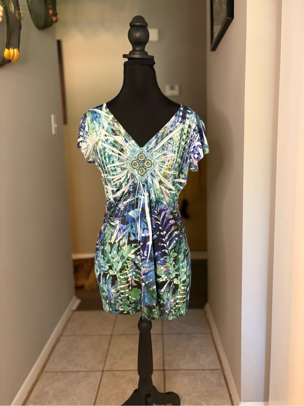 Apt. 9 V-Neck Short Sleeve Floral Top in Blue & Green